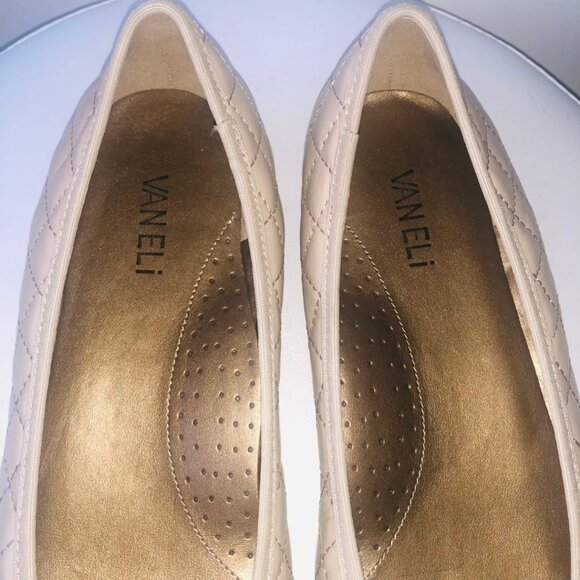 Like New - Vaneli Flats Serene Pudding Nappa Size 10 - Picture 5 of 16